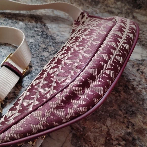 Michael Kors Fanny Pack Bag Waist Pack - Picture 4 of 8